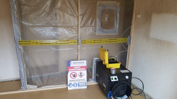 Werkzaamheden om asbest te verwijderen